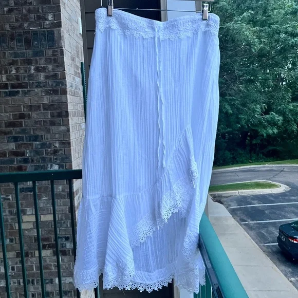 🆕 Guess White Boho Asymmetrical Midi Skirt Lace Trim Crinkle Wrap Style Size XL - Picture 4 of 17